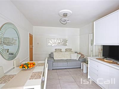 Kitchen/ Living Room